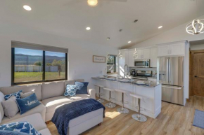 Mtn-View Tiny Home Near Flathead Lake and Skiing!